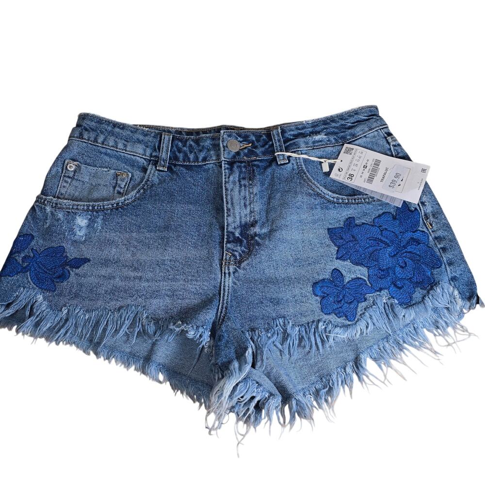 NWT Zara Ebroidered Trafaluc Denim Shorts Size 6 Blue Floral Cut Offs Distressed